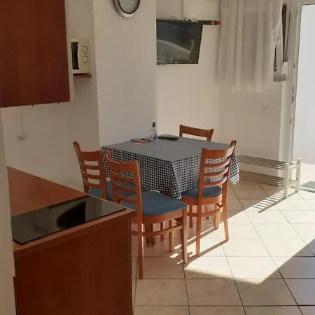 Dobri Lägenhet *