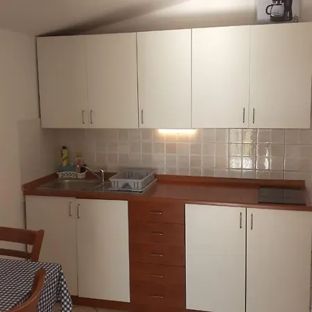 Dobri - 500m From Apartment