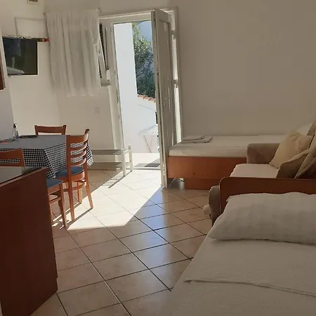 Apartment Dobri - 500m From *