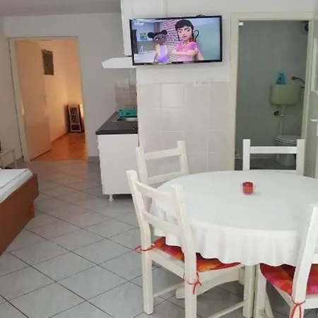 Dobri - 500m From Apartment Nin