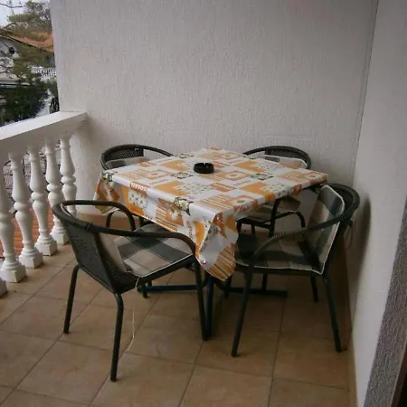 Dobri - 500m From Apartment